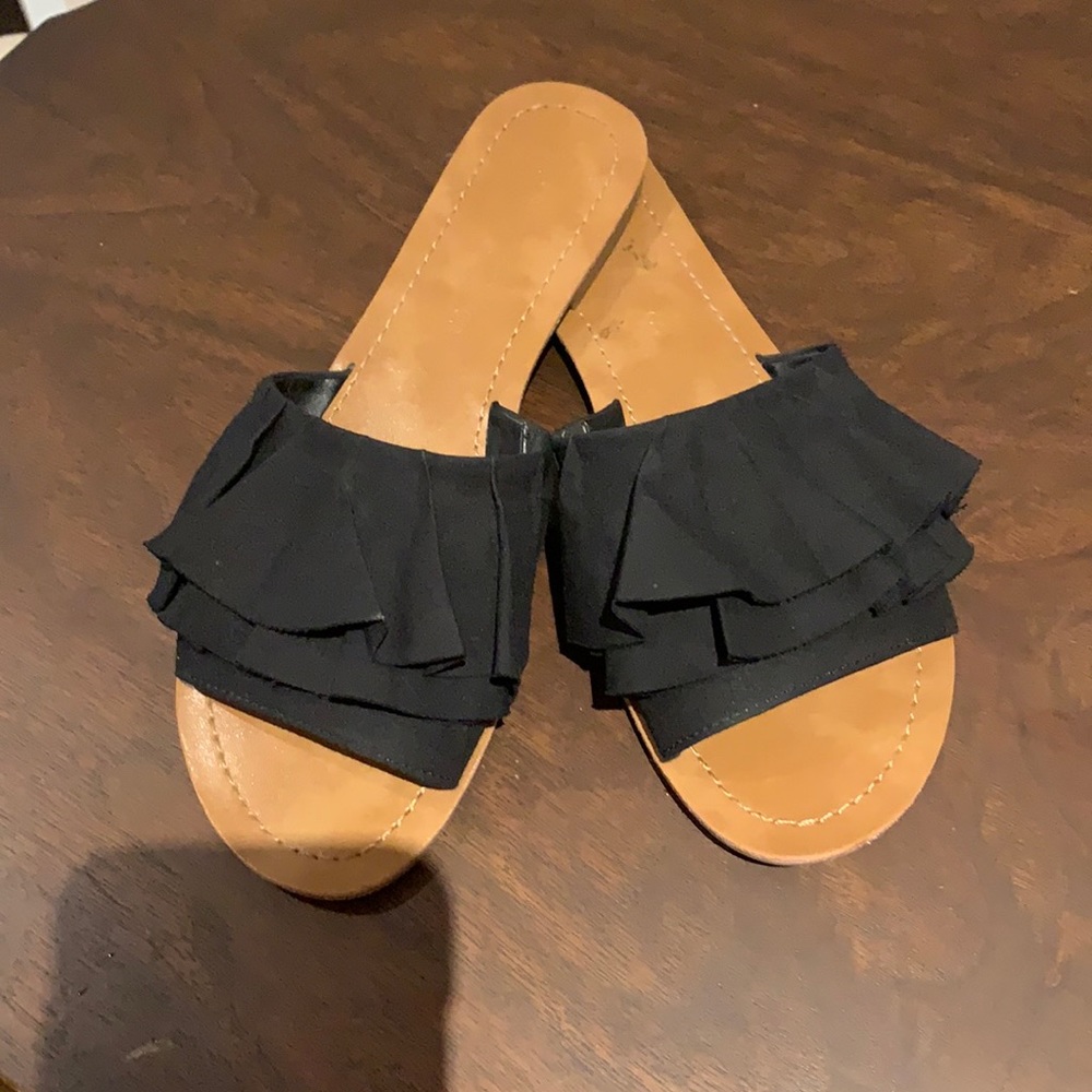 Black Ruffle Slides